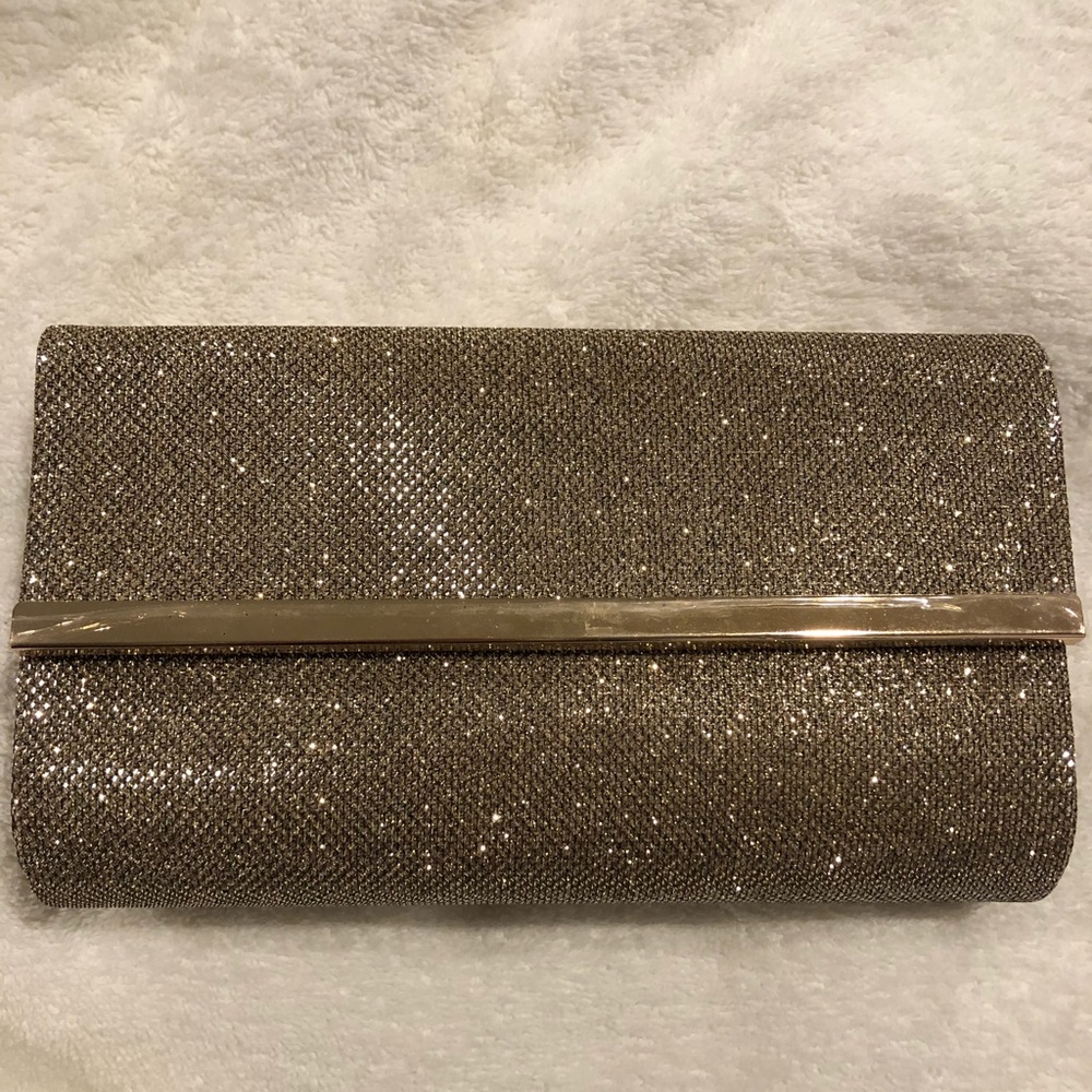 Bare Minerals Clutch